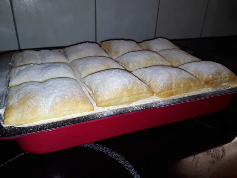 Ne vegyél többet bolti krémest! Ez a 10 perces hamis krémes, ami jobb, mint a cukrászdai
