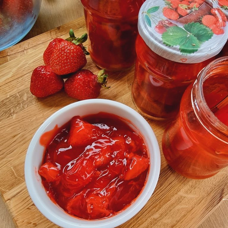 Eperlekvár üvegekbe, recept lent, cikk a hozzászólásokban