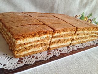 Sajttekercs és Stefánia szelet egyszerűen, nem is sejtettem, hogy ez ilyen finom lesz!