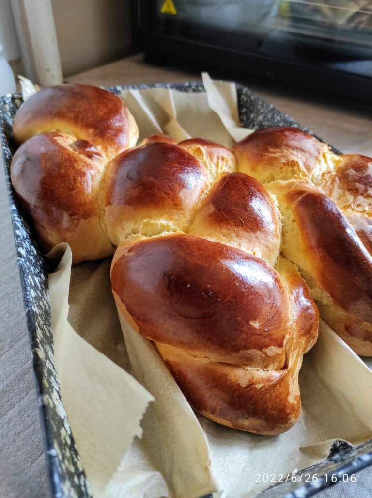 Foszlós kalács! De jókor jött velem szembe ez a recept ❤️ be is dagasztom 😊 nagyon szép!