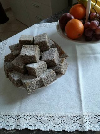 Bögrés mákos kevert süti