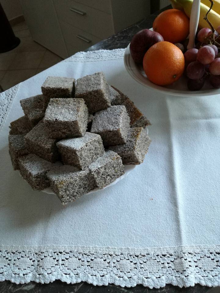 Bögrés mákos kevert süti